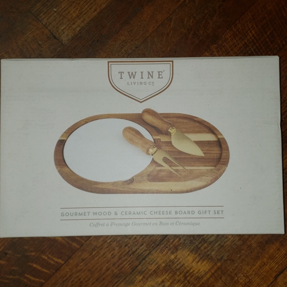 Twine Living Co. Cheese Board Gift Set NWOT